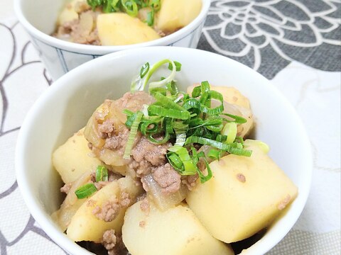 【牛ひき肉とじゃがいもの甘辛煮】簡単煮込むだけ